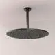 Regenbrause von Ideal Standard, rundes Design mit einem Durchmesser von 300 mm, montiert an der Decke. Die Oberfläche weist gleichmäßige Wasserstrahlöffnungen auf.